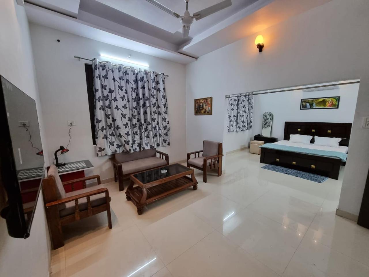 Leela Homestay Jabalpur - Lily - 2 Bhk Luxury Appartment Bagian luar foto