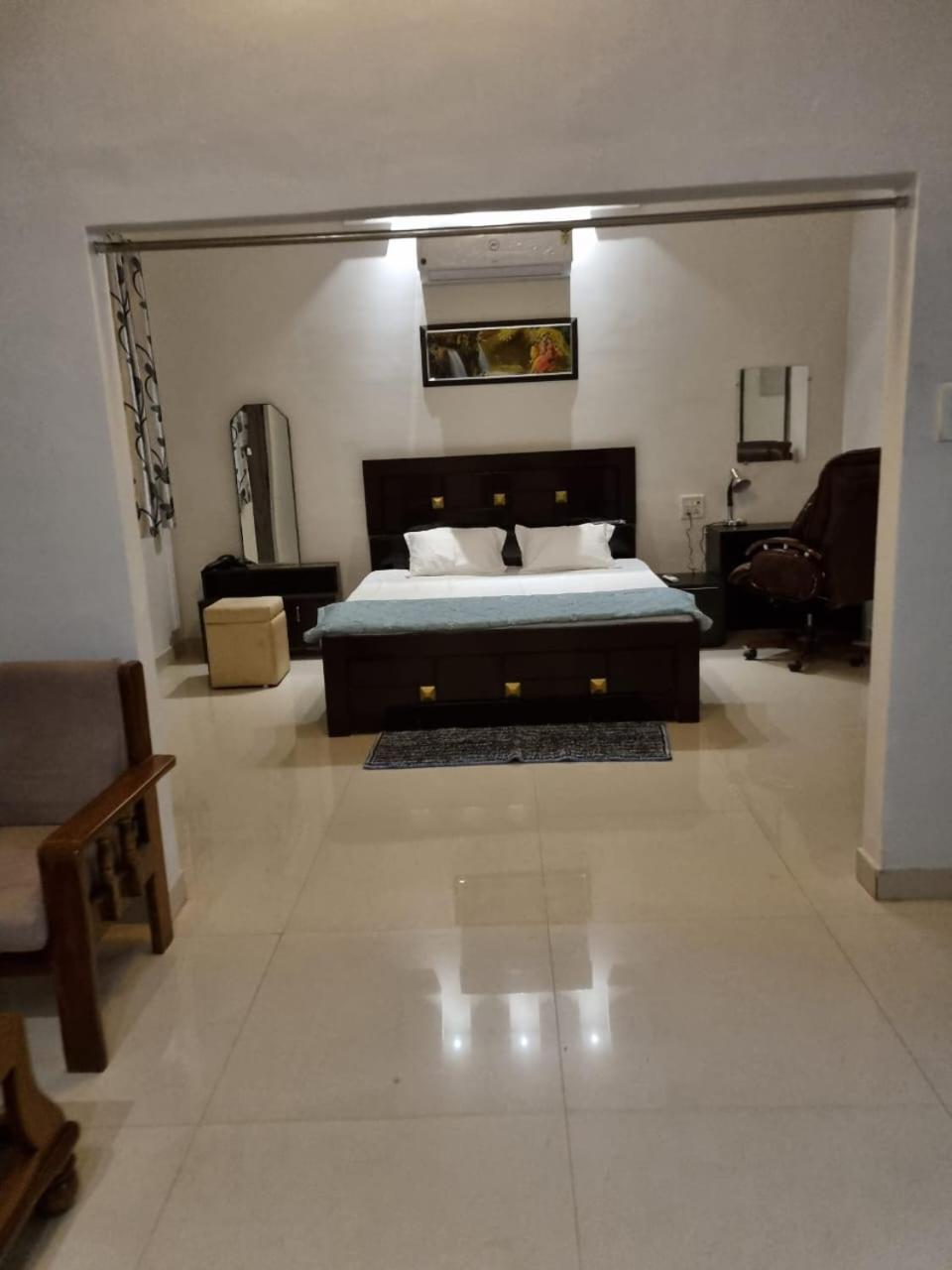 Leela Homestay Jabalpur - Lily - 2 Bhk Luxury Appartment Bagian luar foto