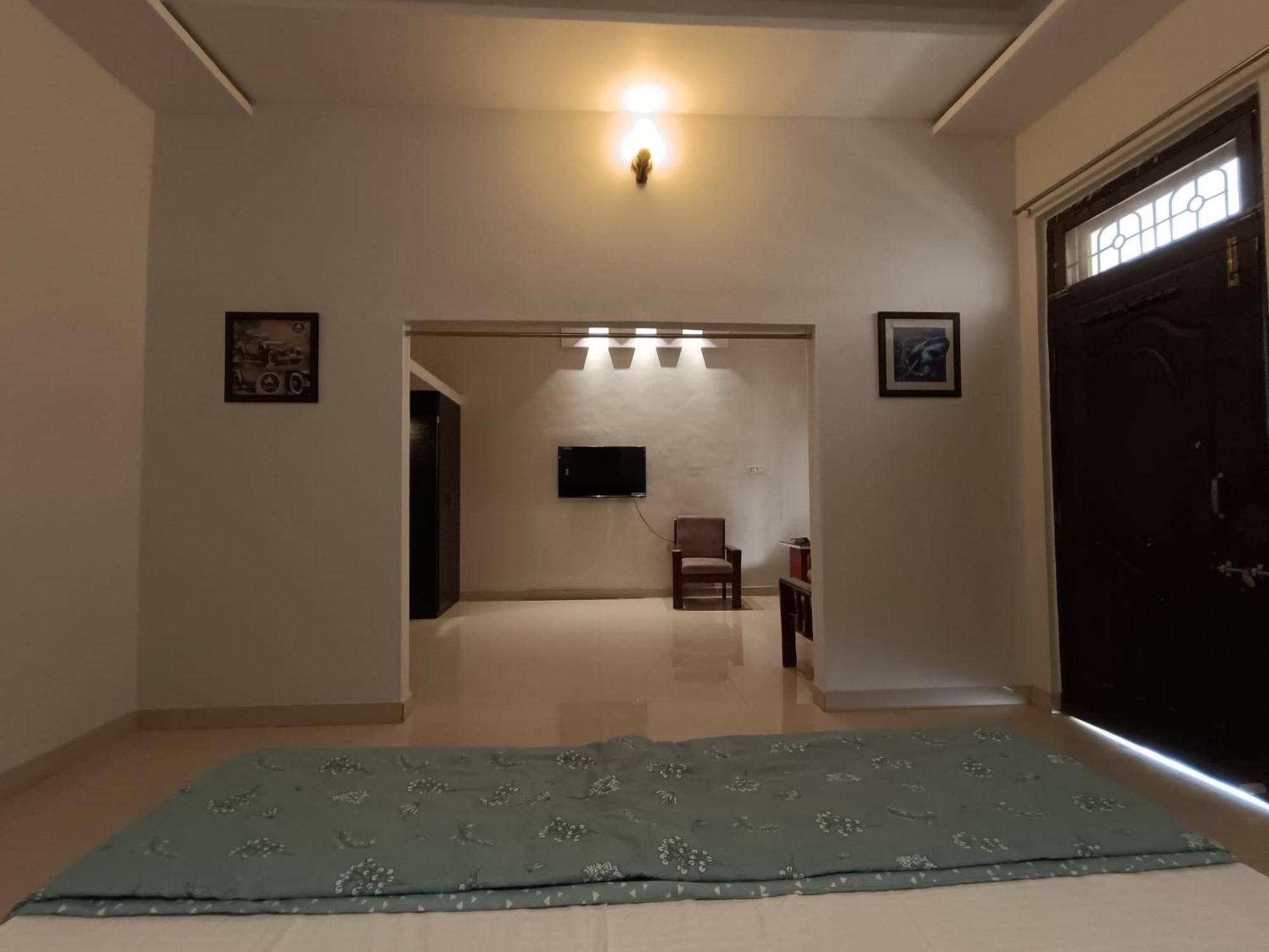 Leela Homestay Jabalpur - Lily - 2 Bhk Luxury Appartment Bagian luar foto