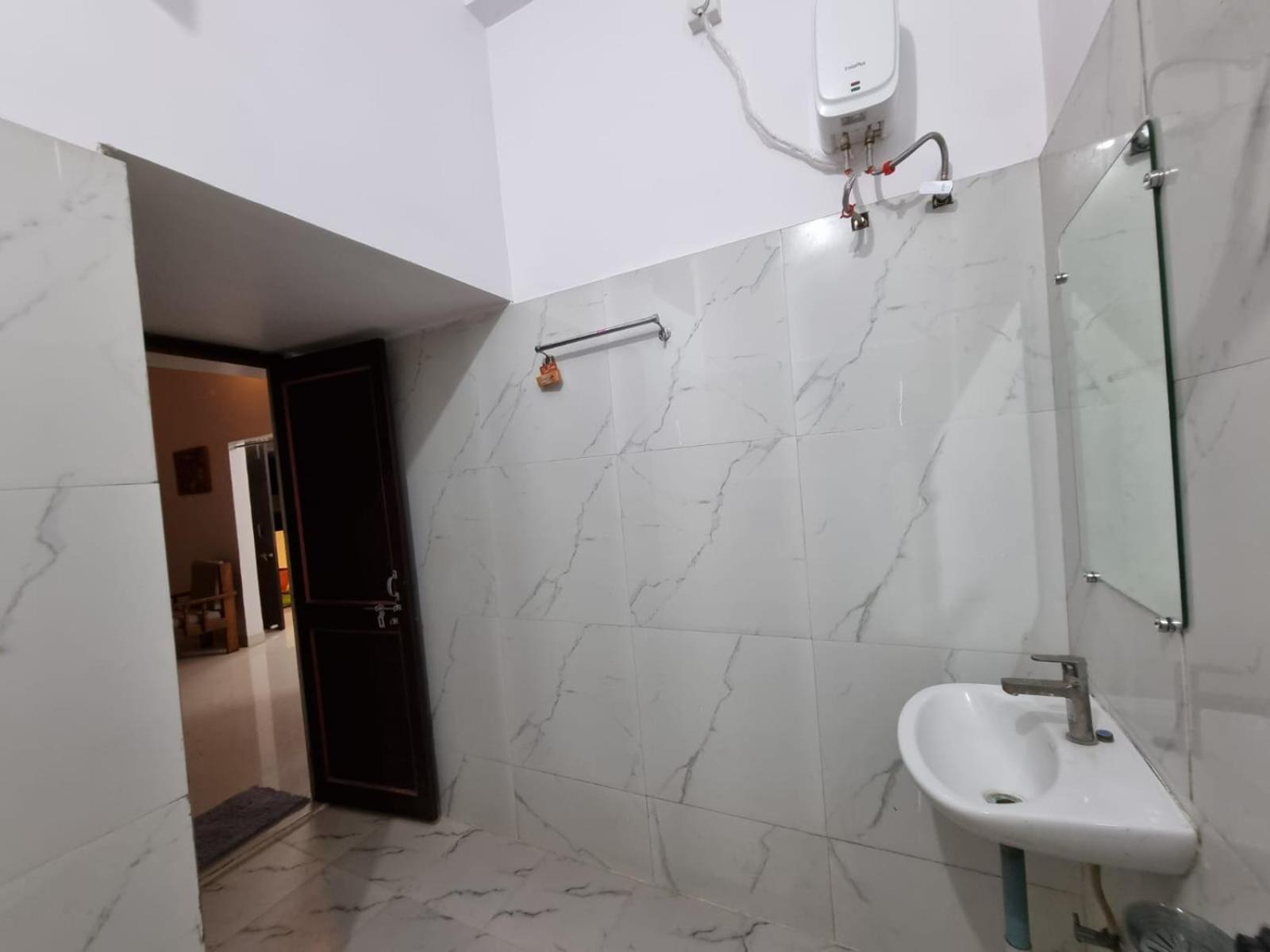 Leela Homestay Jabalpur - Lily - 2 Bhk Luxury Appartment Bagian luar foto